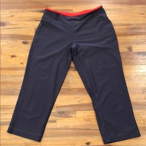 Forever 21 Cropped Activewear Leggings